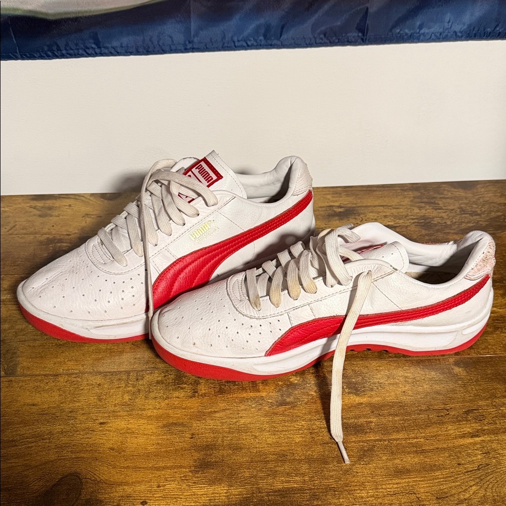 Puma White and Red Athletic‎ Shoes